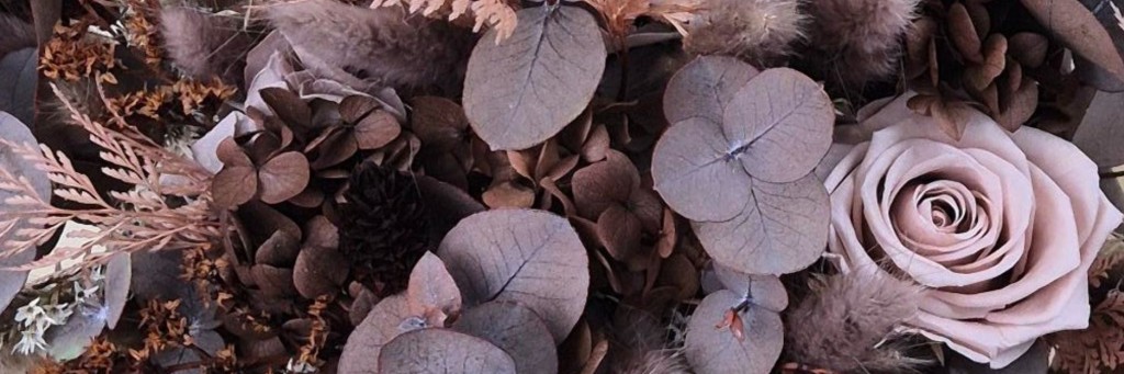 Mocha Mousse, Schokolade und Pflanzenpoesie: die Herbstharmonie im Fokus